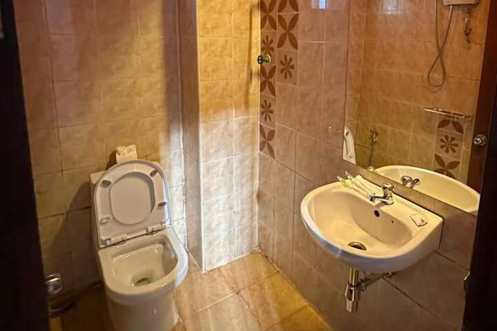 Room 14 of 22