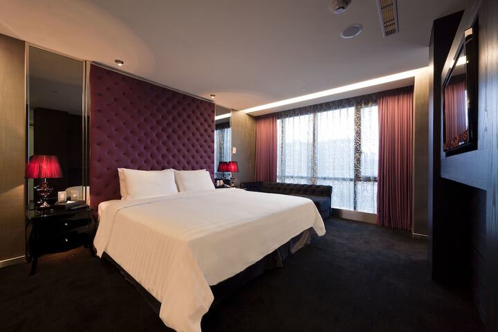 Room 8 of 69