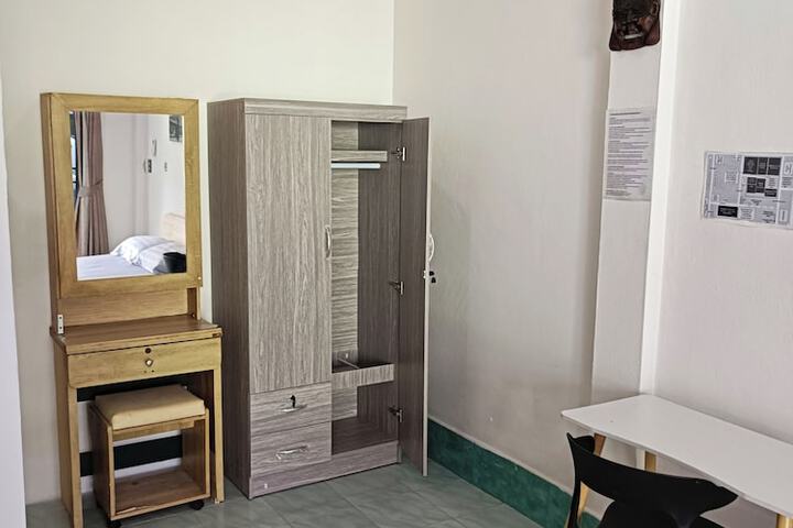 Room 9 of 78