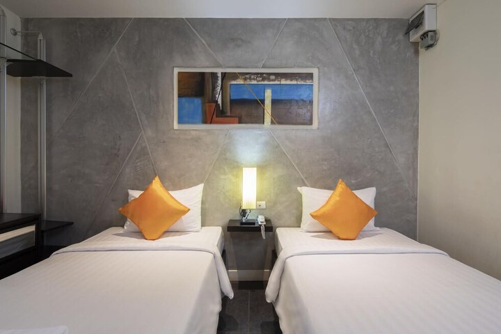 Room 21 of 50