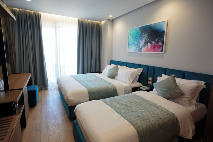 Room 26 of 107