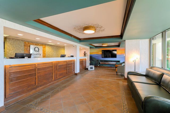 Entrance & Lobby