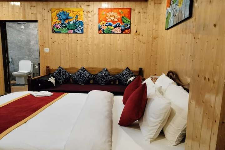 Room 54 of 251