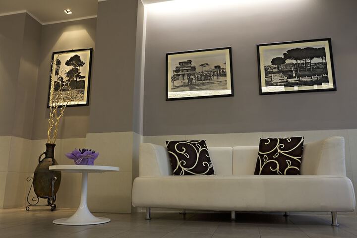 Entrance & Lobby