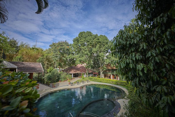 Hotel Pool