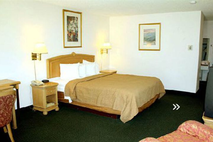 Room 25 of 70