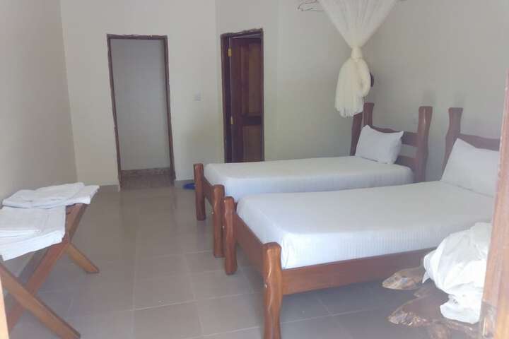 Room 2 of 39