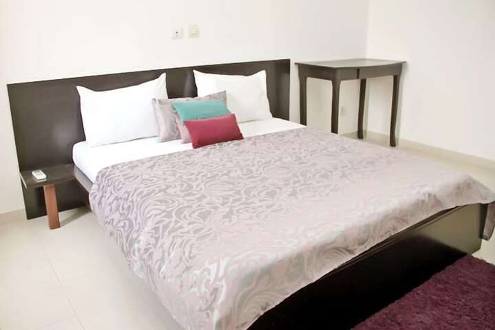 Room 5 of 17