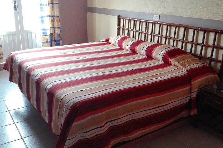 Room 5 of 52