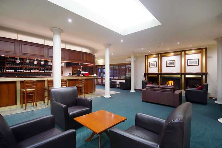 Lounge 57 of 84