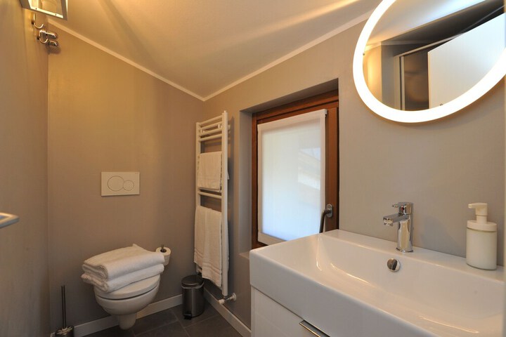 Room 43 of 61