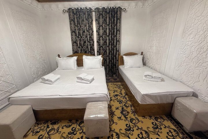 Room 5 of 44