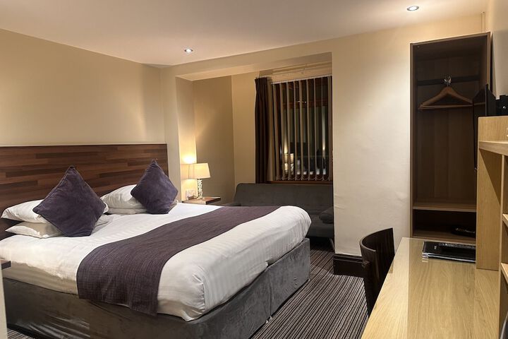 Room 5 of 27