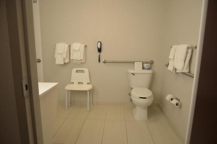 1 King Suite (3 of 7)