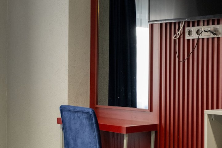 Room 28 of 49