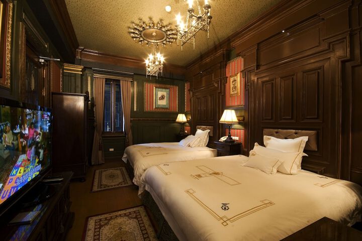 Room 20 of 39