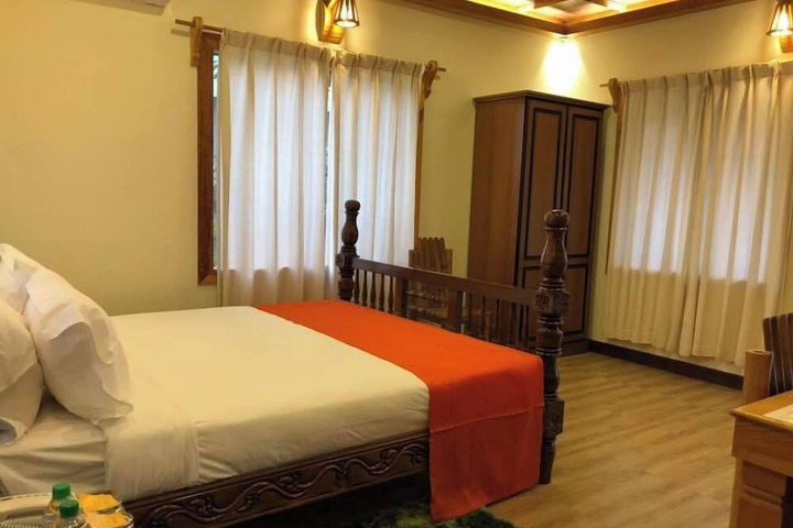 Room 4 of 88
