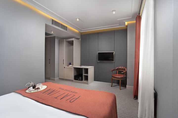 Room 10 of 41