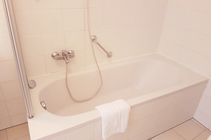 Room 105 of 133