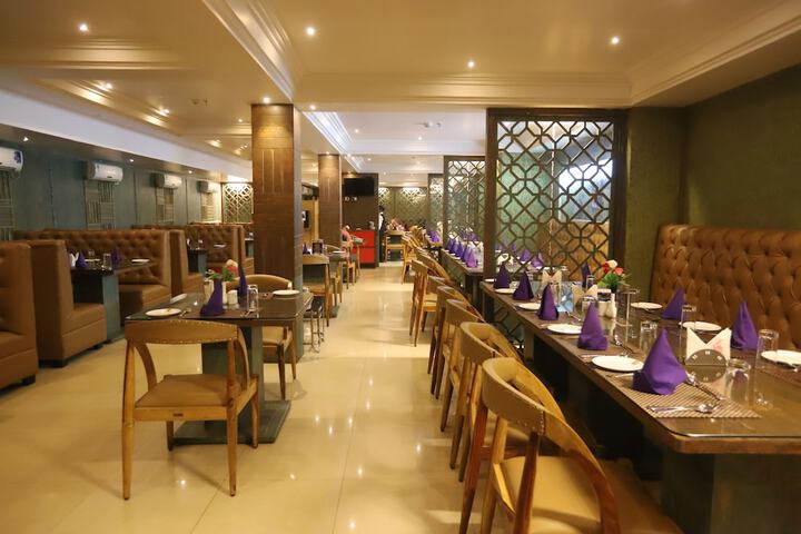 Dining 84 of 130
