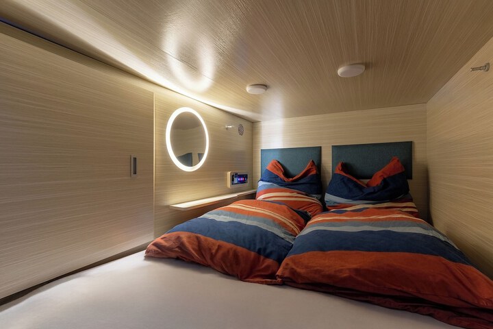 Room 3 of 39