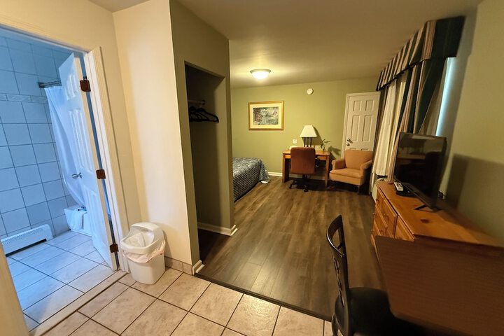 Room 28 of 65
