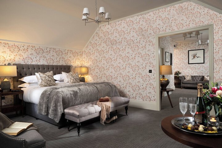 Room 12 of 214