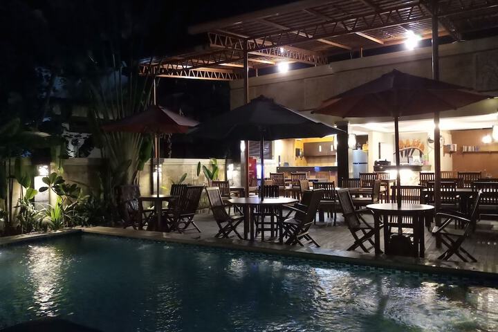 Pools & Facilities