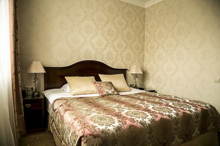 Room 16 of 37