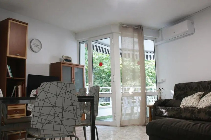 Room 4 of 13