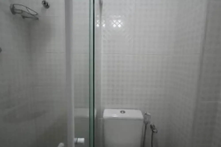 Room 7 of 12