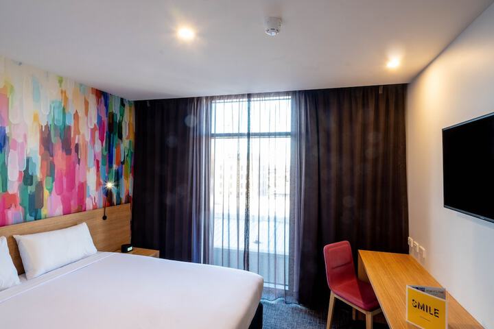 Room 16 of 173
