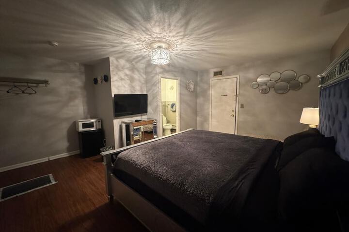 Room 13 of 20