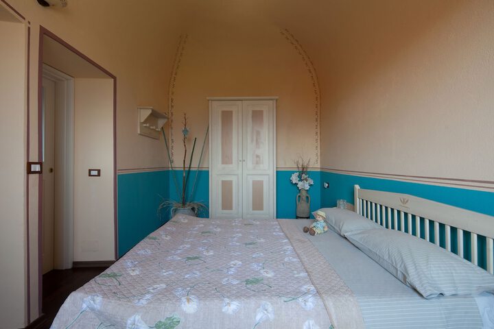 Room 6 of 40
