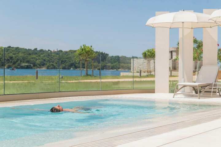 Pool 35 of 59
