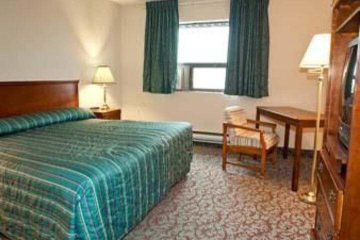 Room 8 of 13