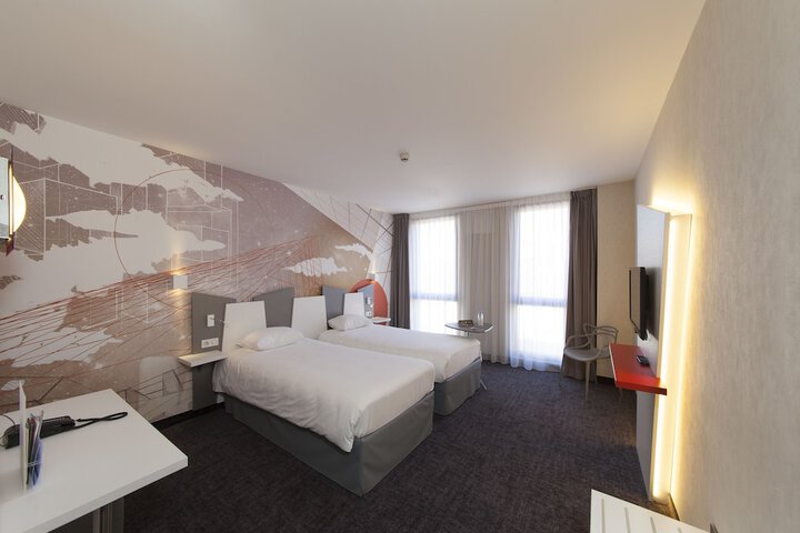 Room 56 of 143