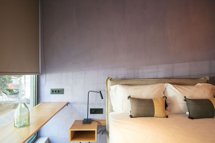 Room 8 of 85