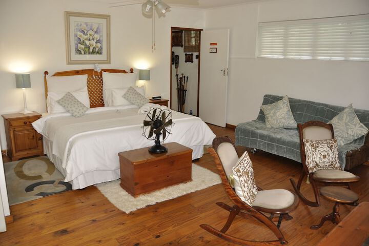 Room 4 of 36