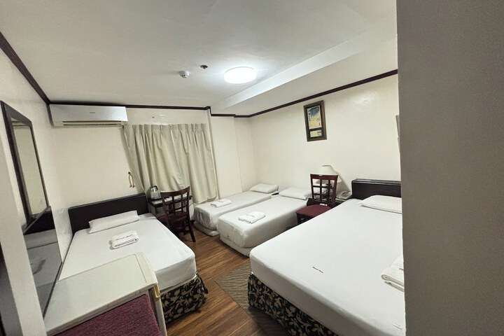 Room 20 of 29