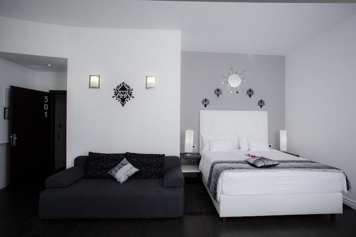Room 8 of 131