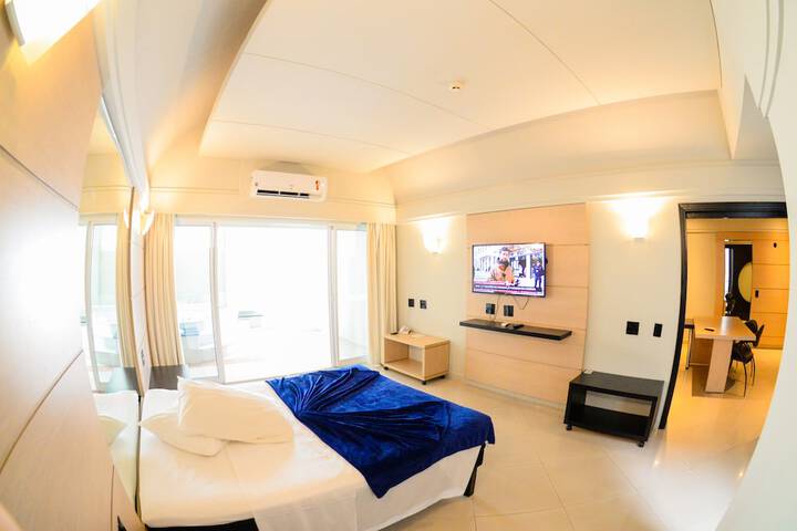Room 33 of 213