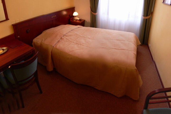 Room 6 of 61