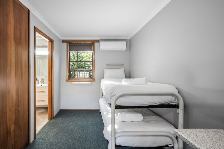Room 10 of 30