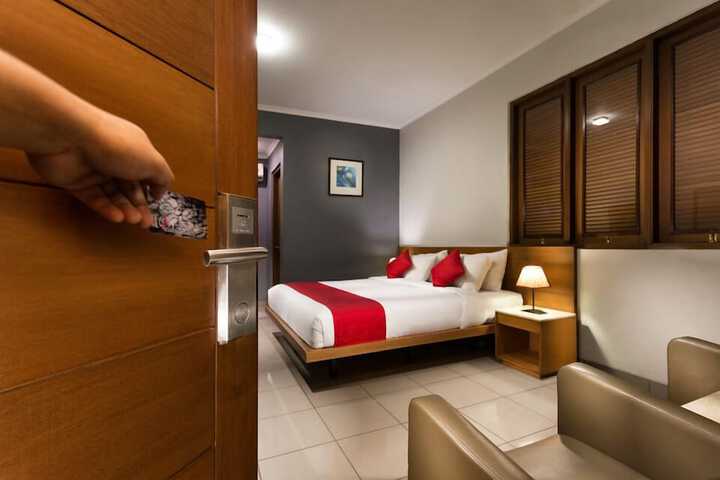 Room 6 of 19