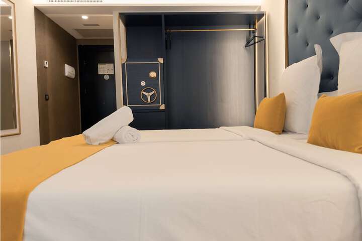Room 21 of 65