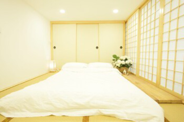 Room 72 of 75