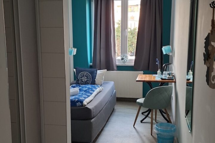 Room 16 of 39