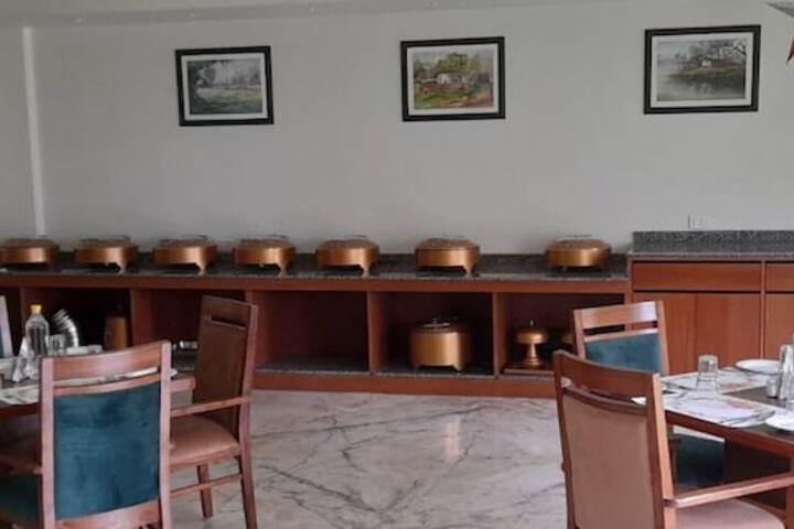 Dining 11 of 20