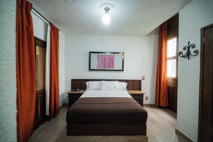 Room 15 of 76
